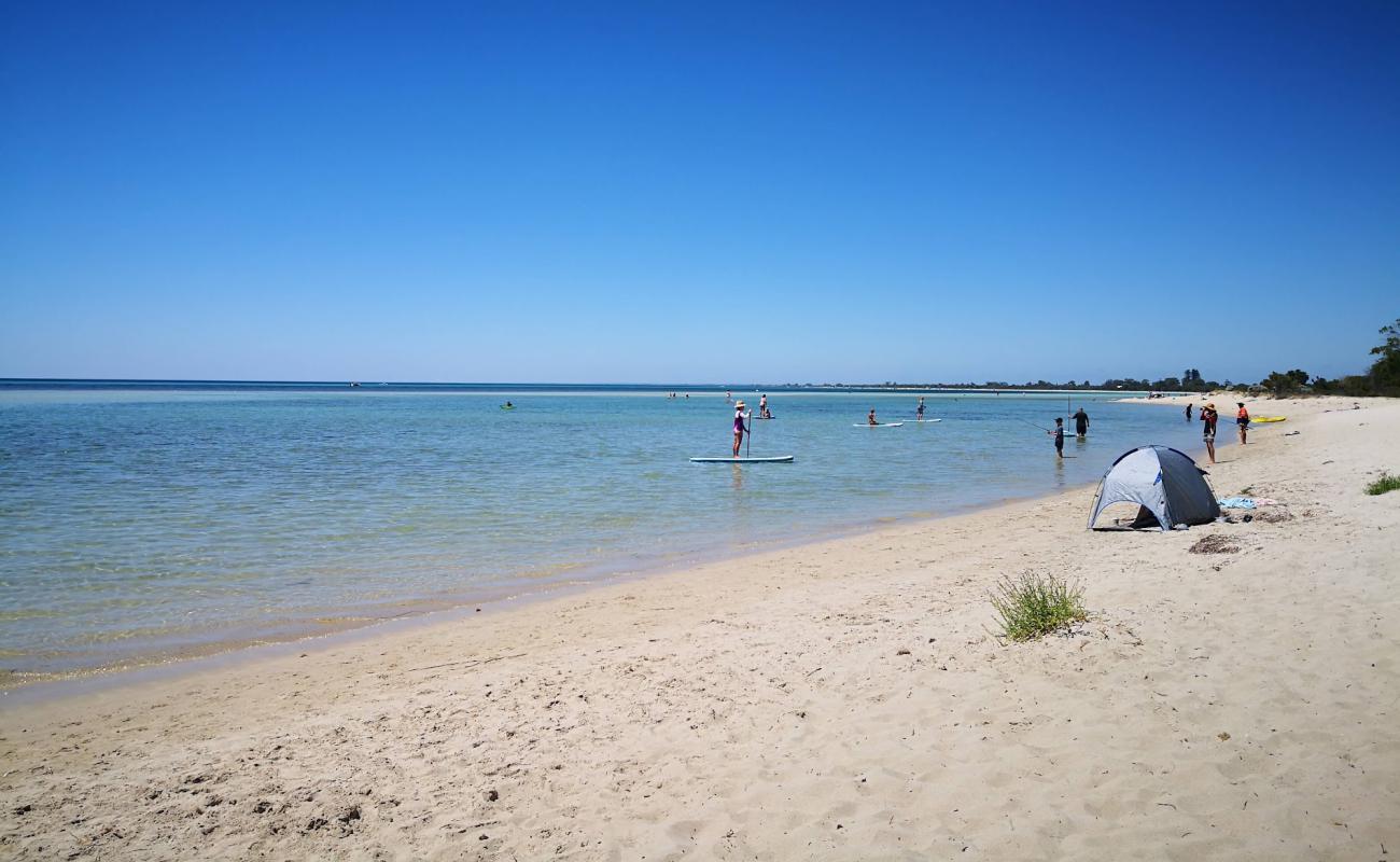 Dunsborough Beach'in fotoğrafı parlak ince kum yüzey ile