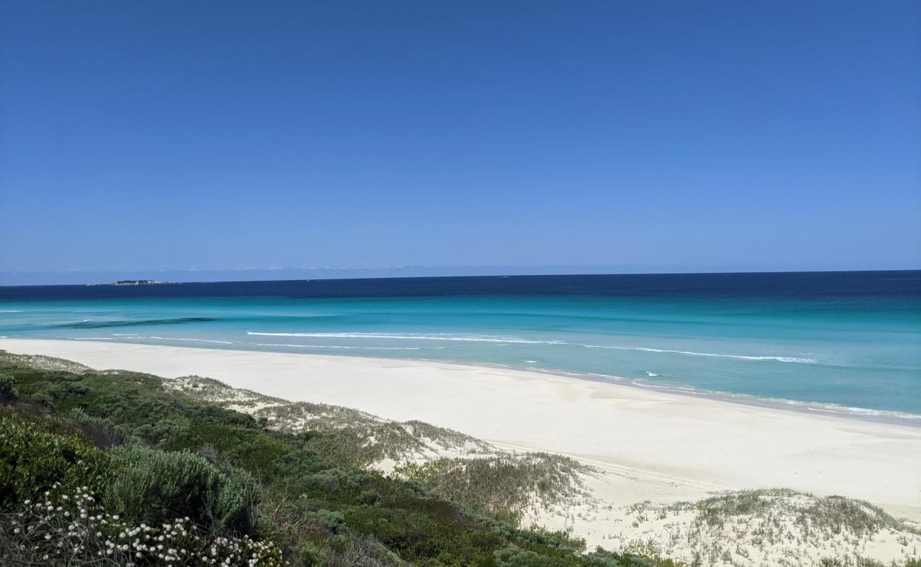 Boranup Beach'in fotoğrafı açık bej kum yüzey ile