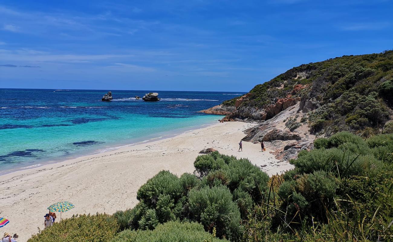 Cosy Corner Beach'in fotoğrafı beyaz ince kum yüzey ile