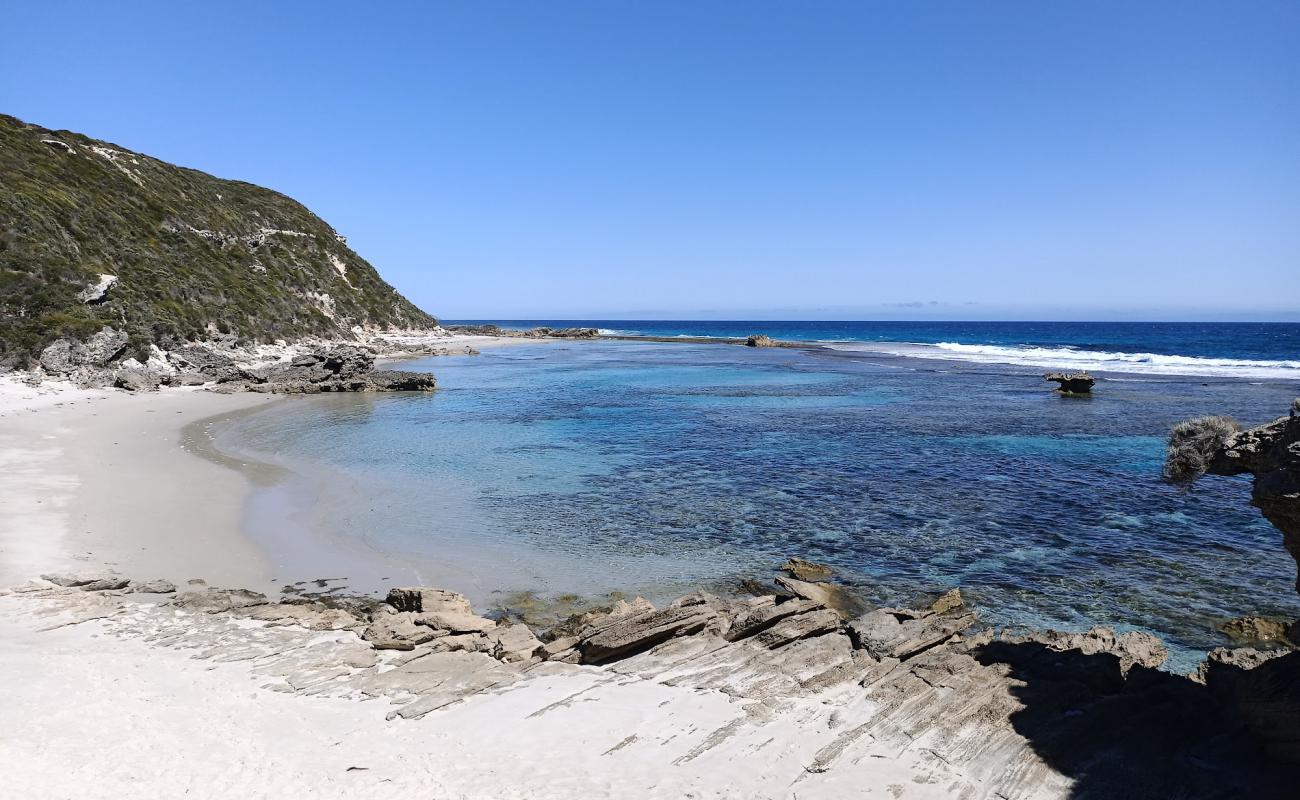 Anvil Beach'in fotoğrafı açık bej kum yüzey ile