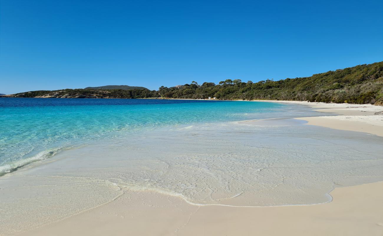 Goode Beach North'in fotoğrafı beyaz ince kum yüzey ile