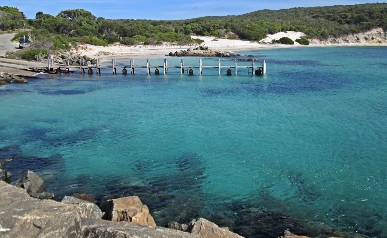 Fishery Beach'in fotoğrafı parlak kum yüzey ile