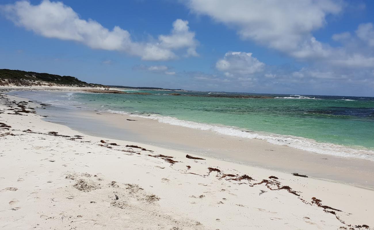 2 Mile Beach'in fotoğrafı açık bej kum yüzey ile