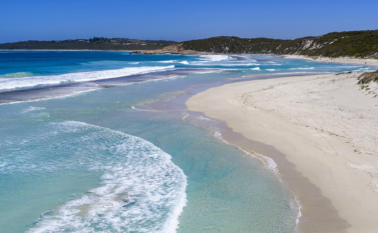 West Beach'in fotoğrafı beyaz ince kum yüzey ile