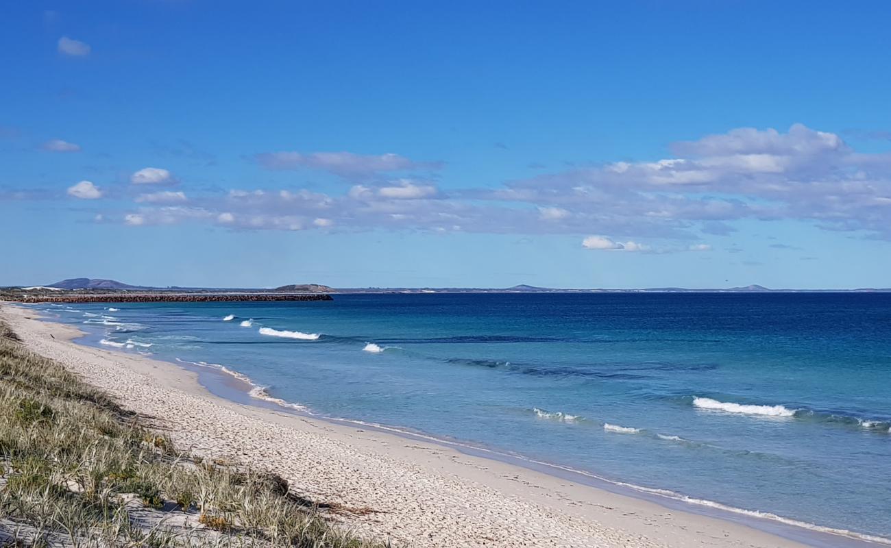 Castletown Beach'in fotoğrafı beyaz ince kum yüzey ile