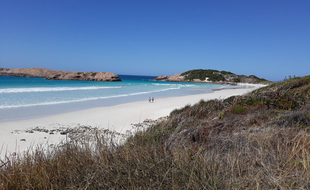 Cape Le Grand Beach'in fotoğrafı beyaz ince kum yüzey ile