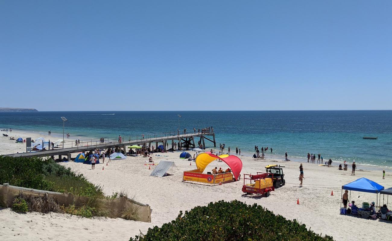 Normanville Beach'in fotoğrafı parlak kum yüzey ile