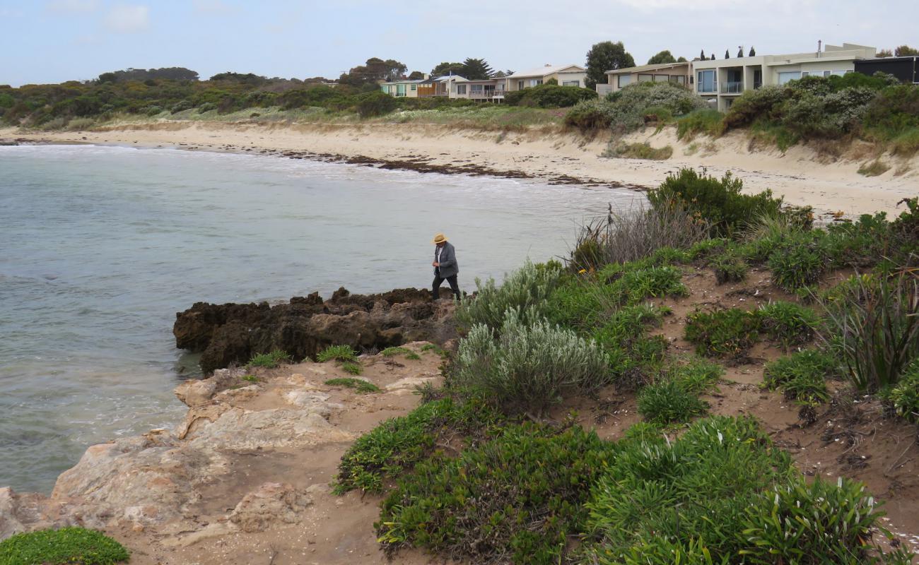 Hooper Beach'in fotoğrafı açık bej kum yüzey ile