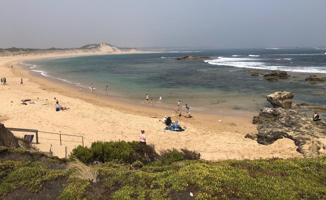 Peterborough Beach'in fotoğrafı açık bej kum yüzey ile
