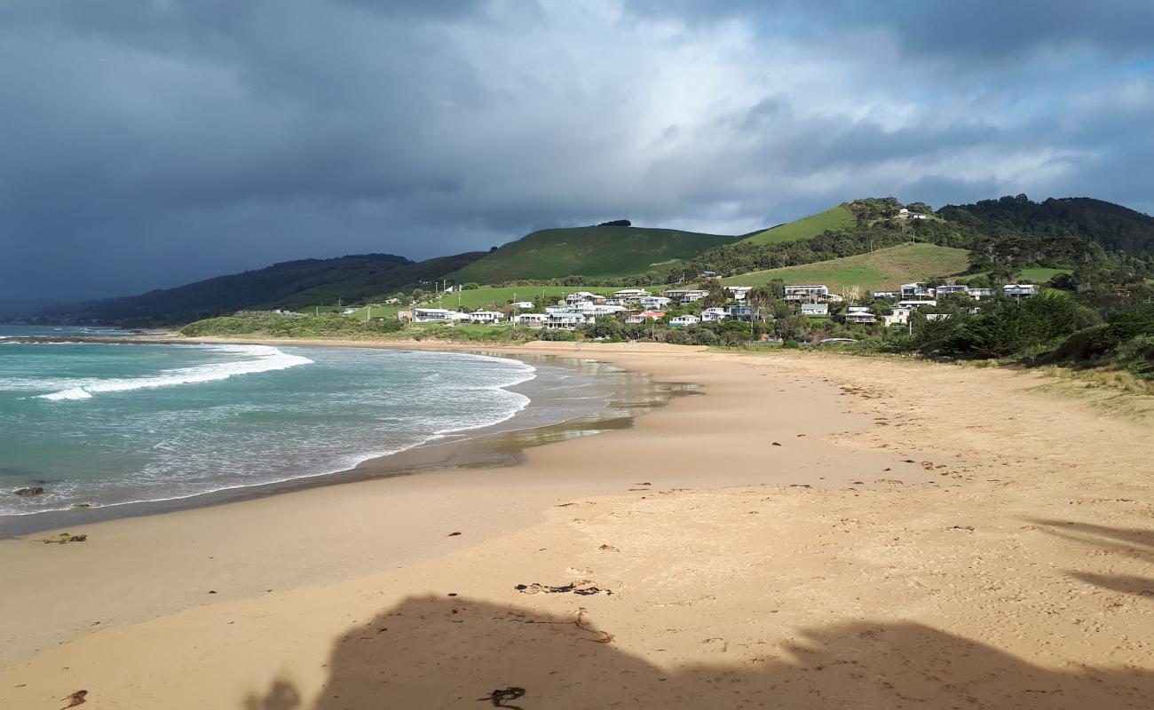 Skenes Creek Beach'in fotoğrafı parlak kum yüzey ile