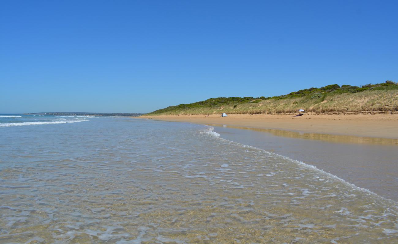 Point Impossible Beach'in fotoğrafı parlak kum yüzey ile