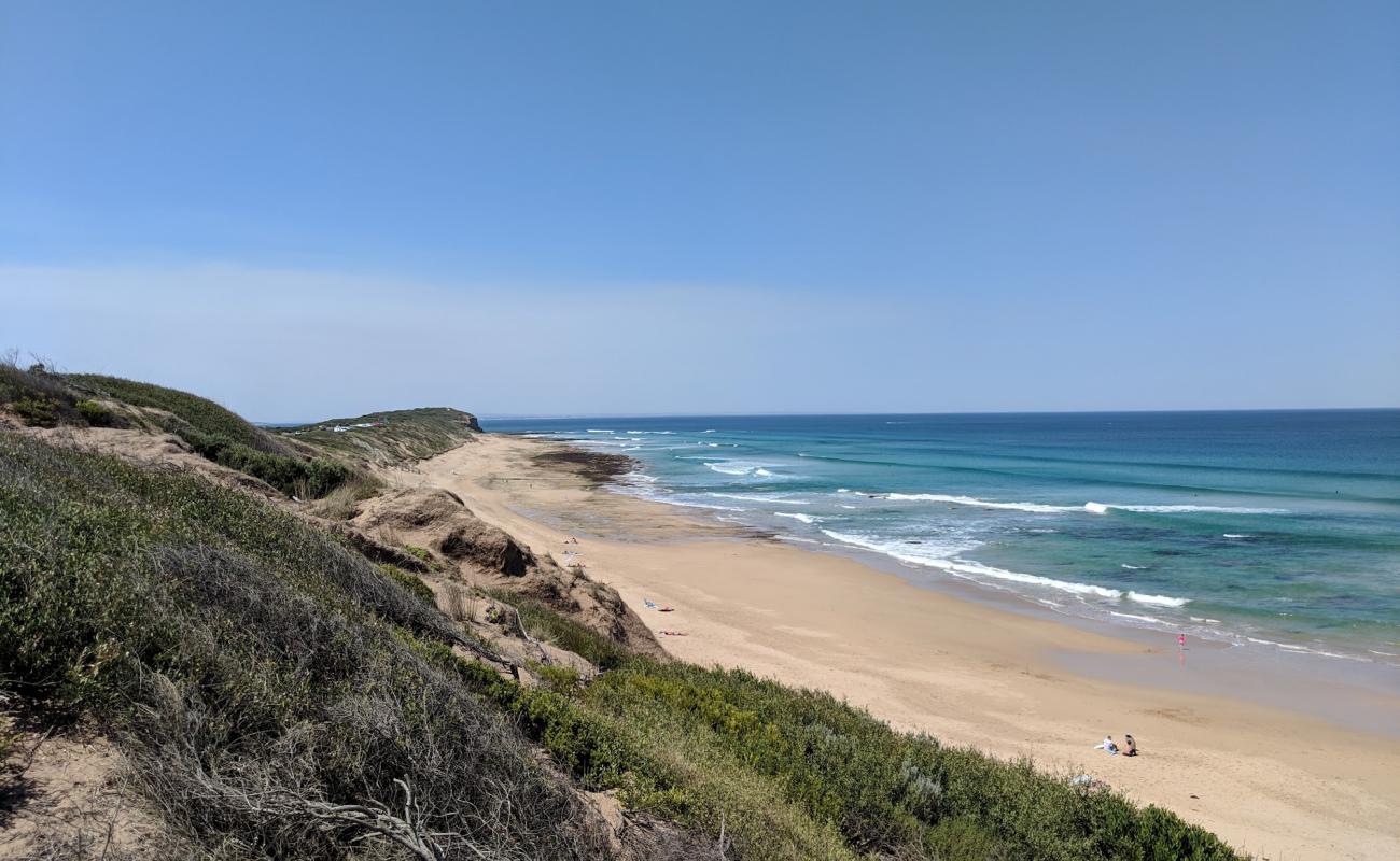 Thirteenth Beach'in fotoğrafı açık bej kum yüzey ile