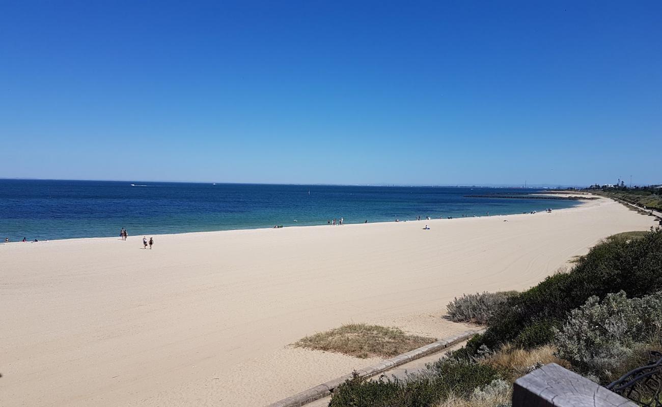 Hampton Beach'in fotoğrafı açık bej kum yüzey ile