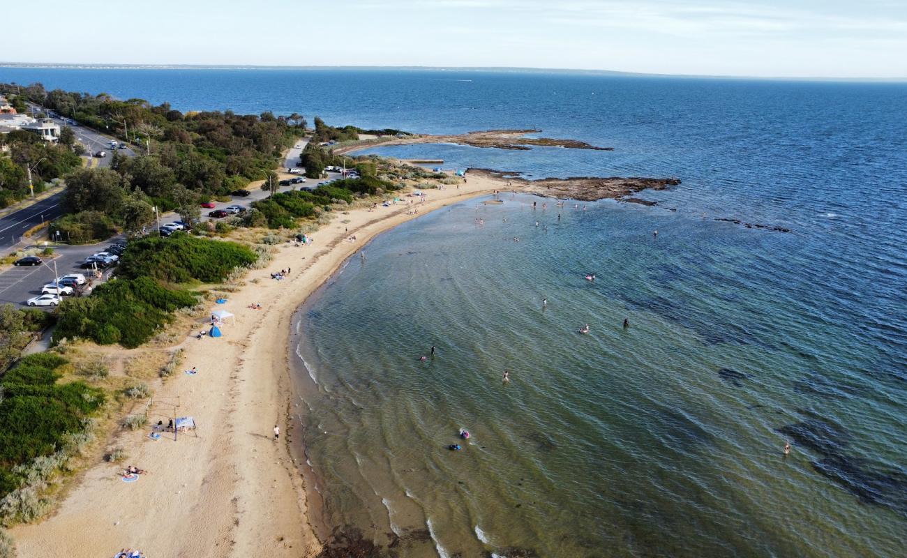 Beaumaris Beach'in fotoğrafı parlak kum yüzey ile