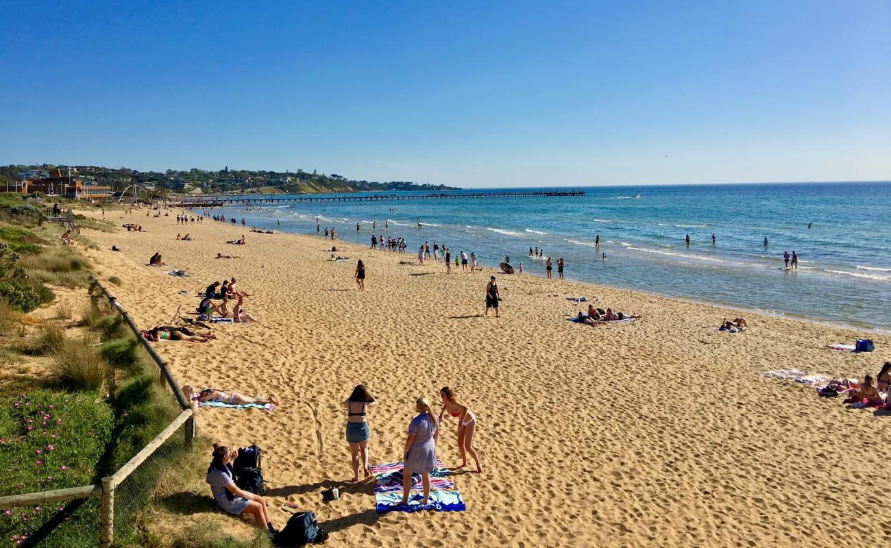 Frankston Beach'in fotoğrafı açık bej kum yüzey ile