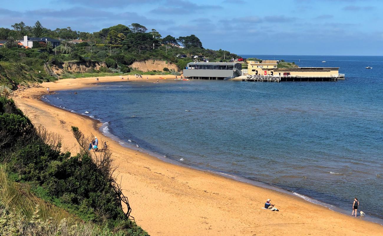 Canadian Bay Beach'in fotoğrafı parlak kum yüzey ile