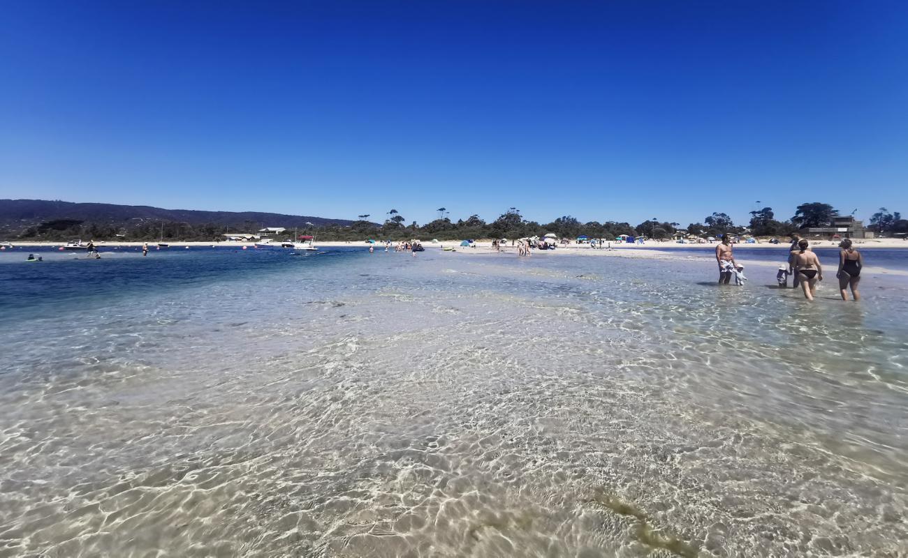 Rosebud Beach'in fotoğrafı parlak kum yüzey ile