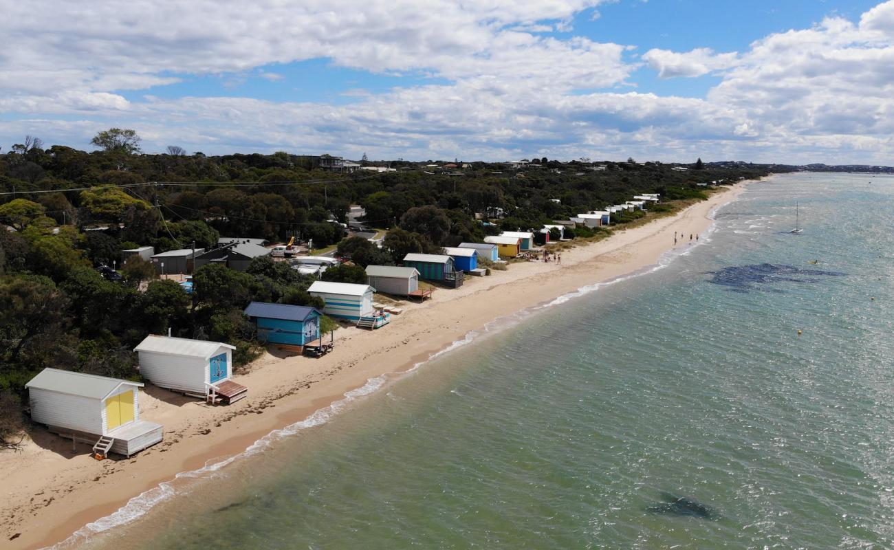 Tyrone Beach'in fotoğrafı açık bej kum yüzey ile