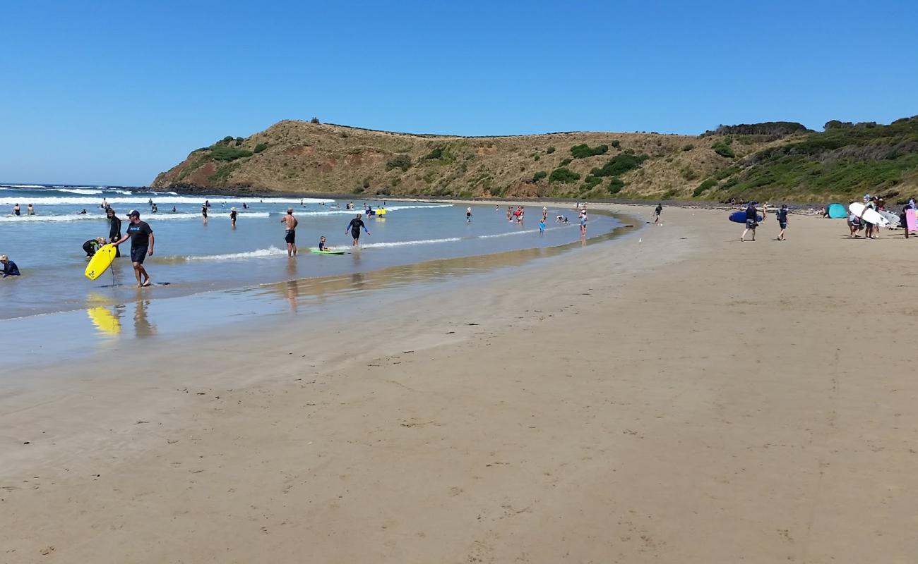 YCW Beach'in fotoğrafı parlak kum yüzey ile