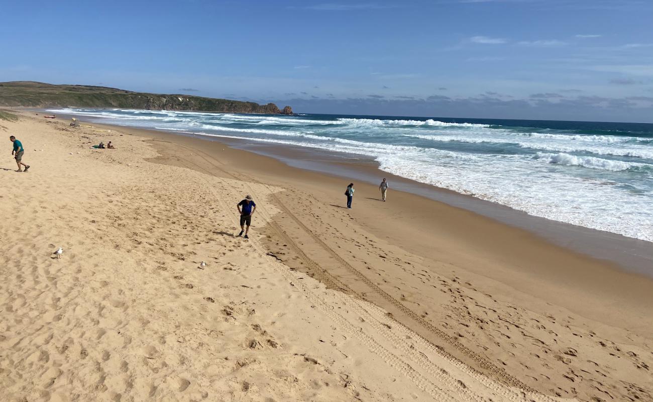 Woolamai Surf Beach'in fotoğrafı açık bej kum yüzey ile