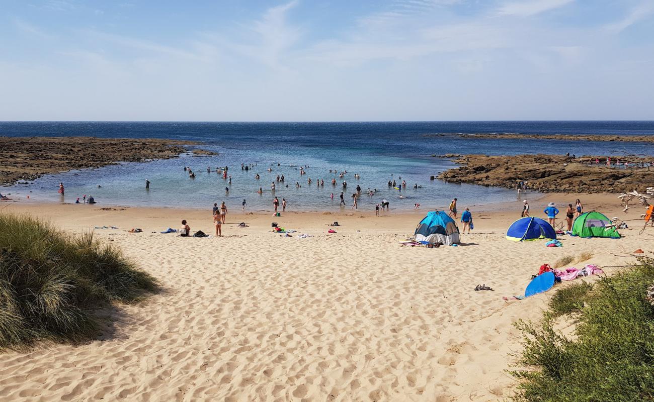 Cape Paterson Bay Beach'in fotoğrafı açık bej kum yüzey ile