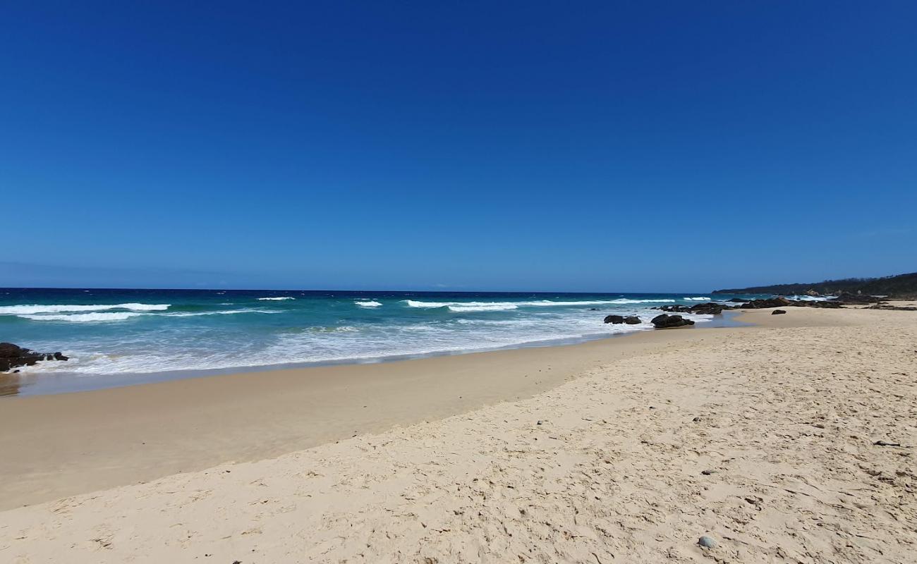 Quarry Beach'in fotoğrafı açık bej kum yüzey ile