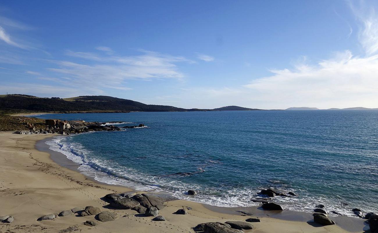 Marshall Beach'in fotoğrafı parlak kum yüzey ile