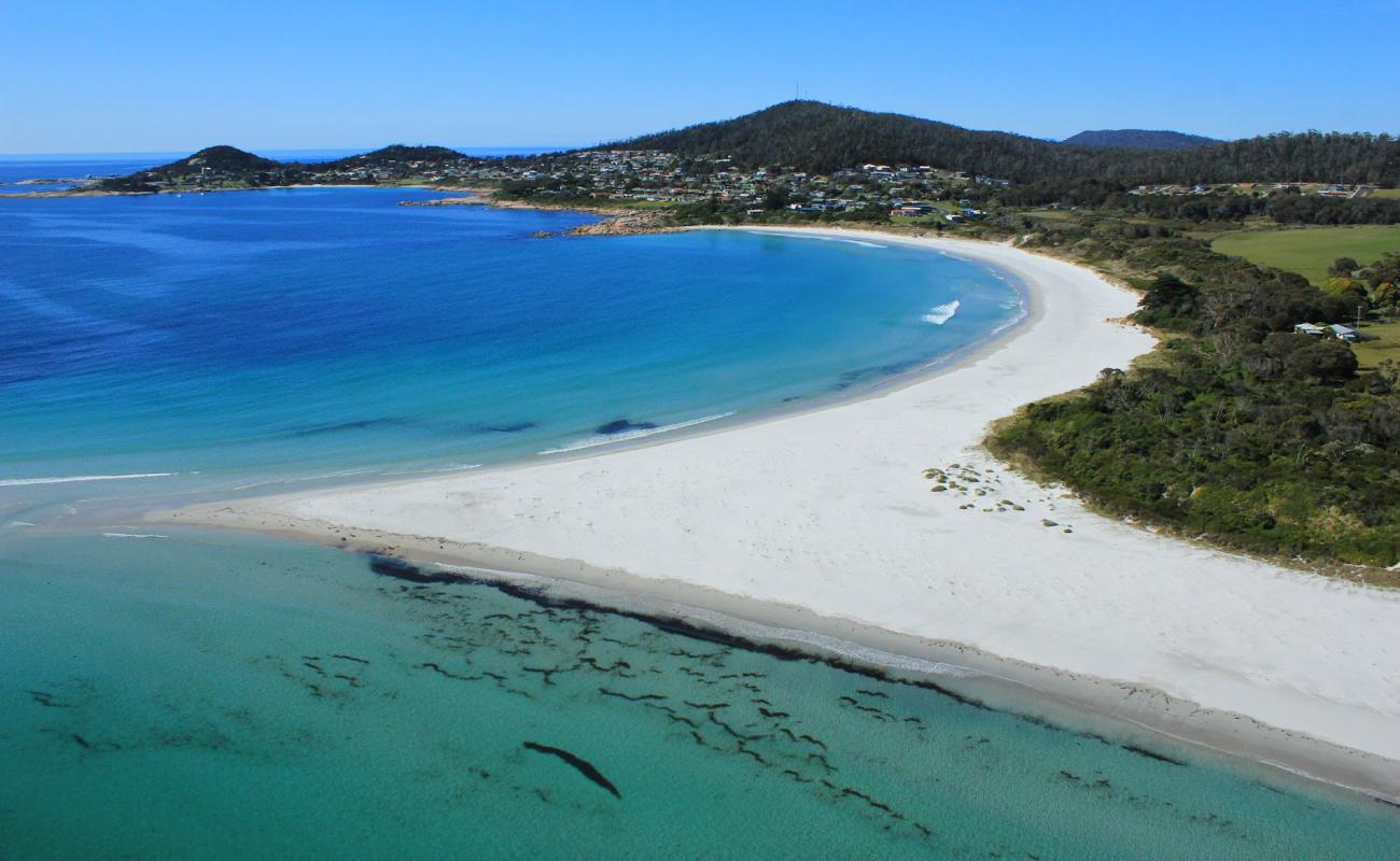Redbill Beach'in fotoğrafı beyaz kum yüzey ile