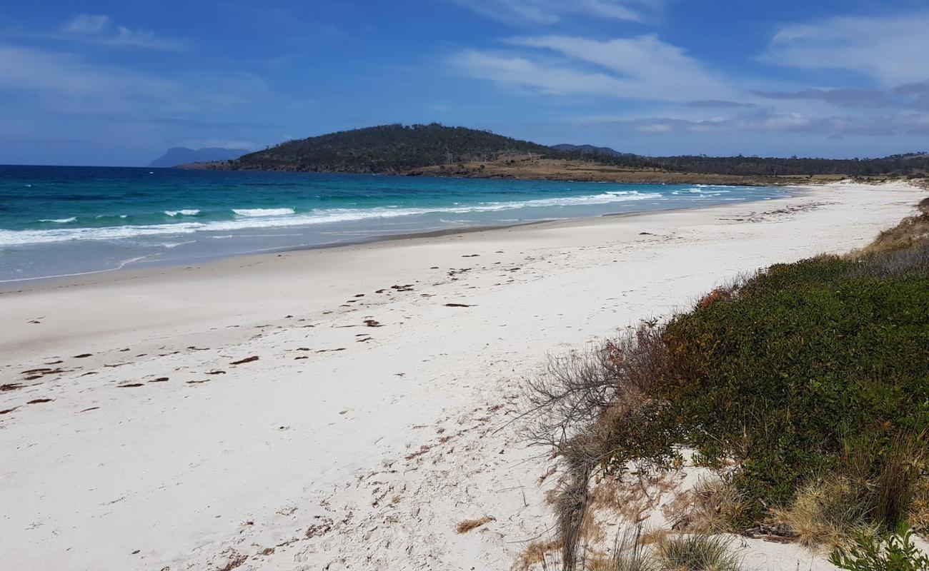 Boltons Beach'in fotoğrafı parlak kum yüzey ile