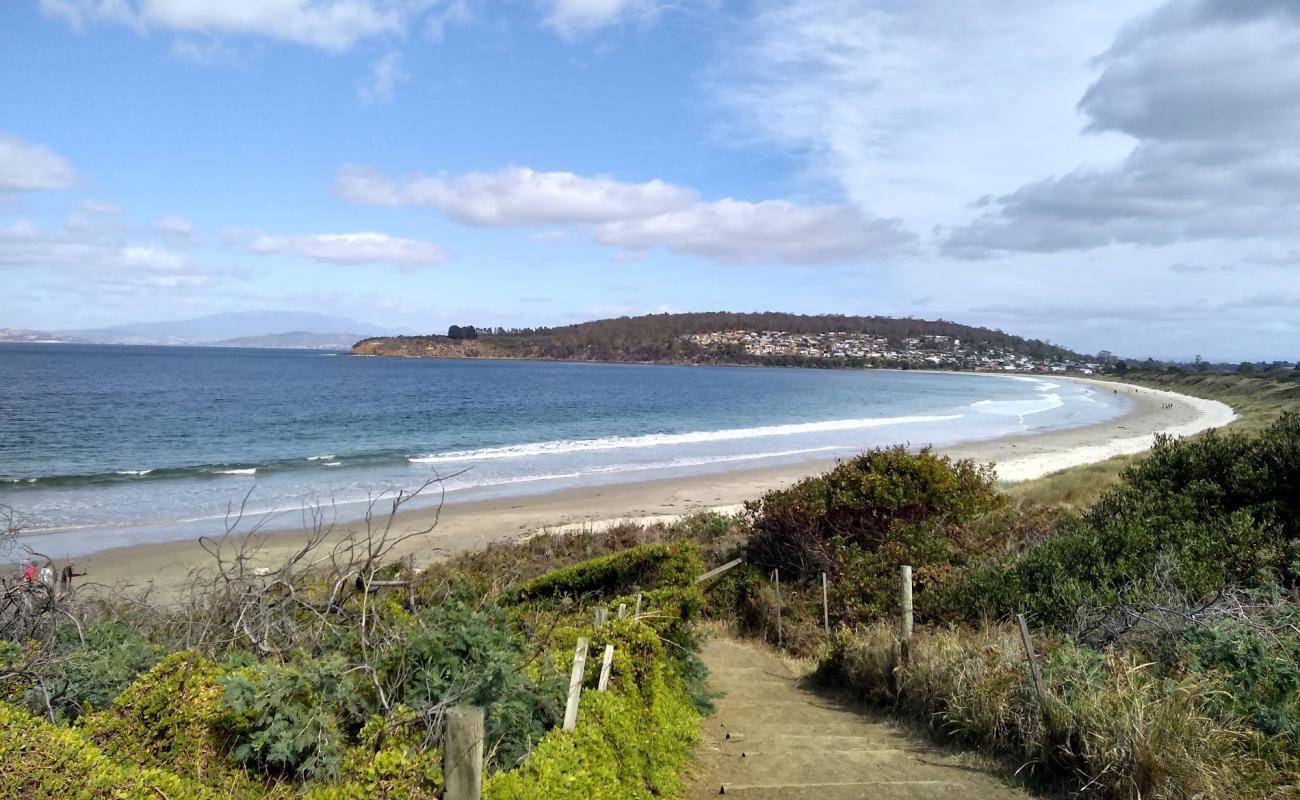 Primrose Sands Beach'in fotoğrafı i̇nce bej kum yüzey ile