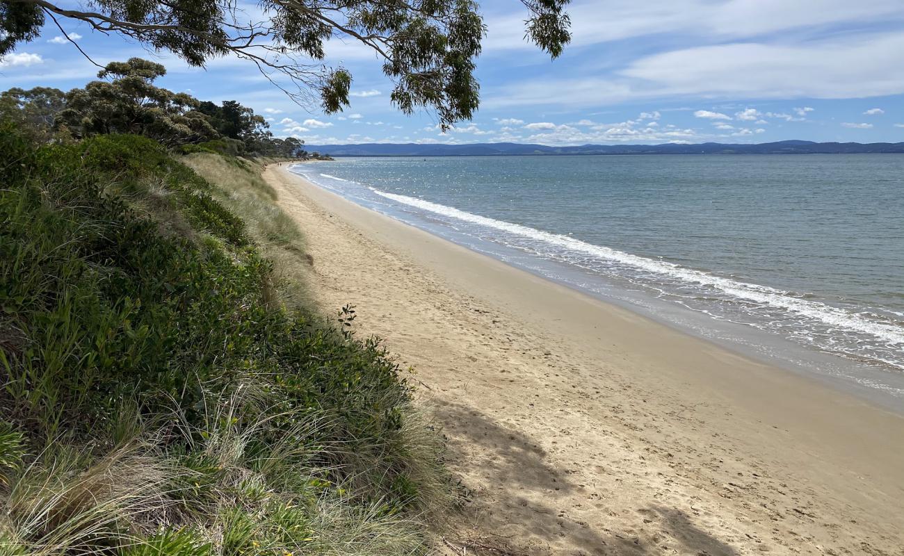 Roches Beach'in fotoğrafı parlak ince kum yüzey ile