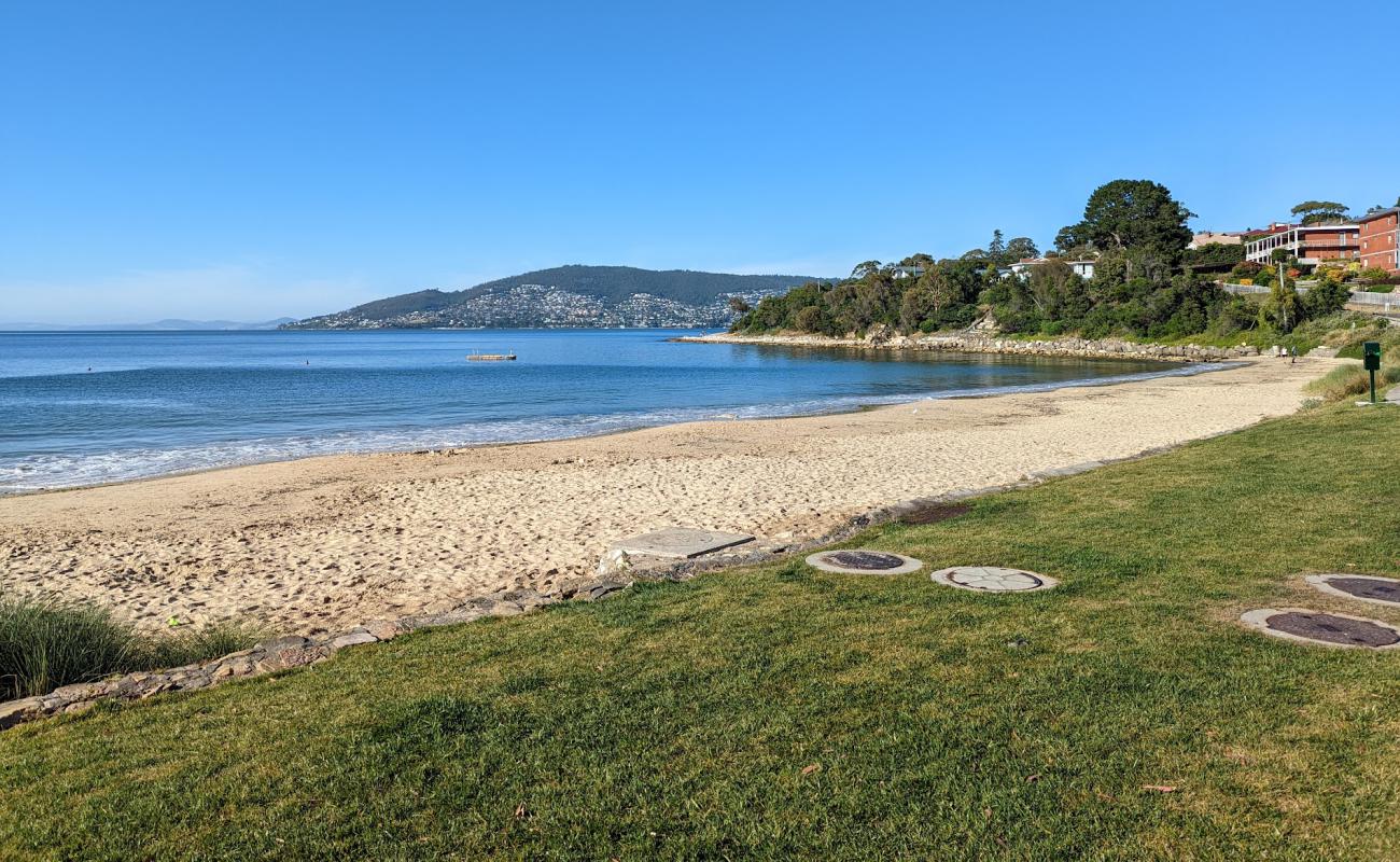 Bellerive Beach'in fotoğrafı parlak kum yüzey ile