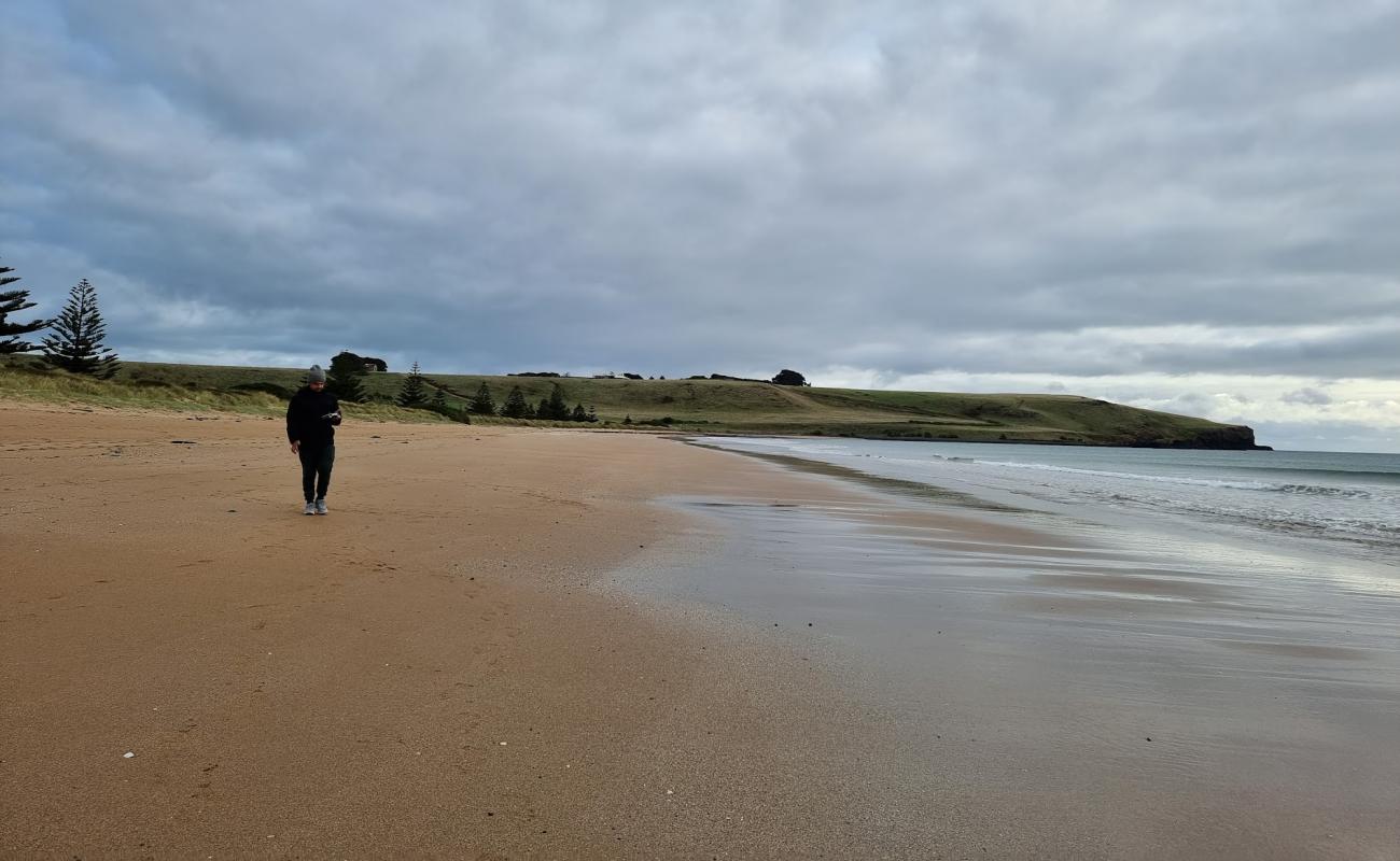 Godfreys Beach'in fotoğrafı açık bej kum yüzey ile