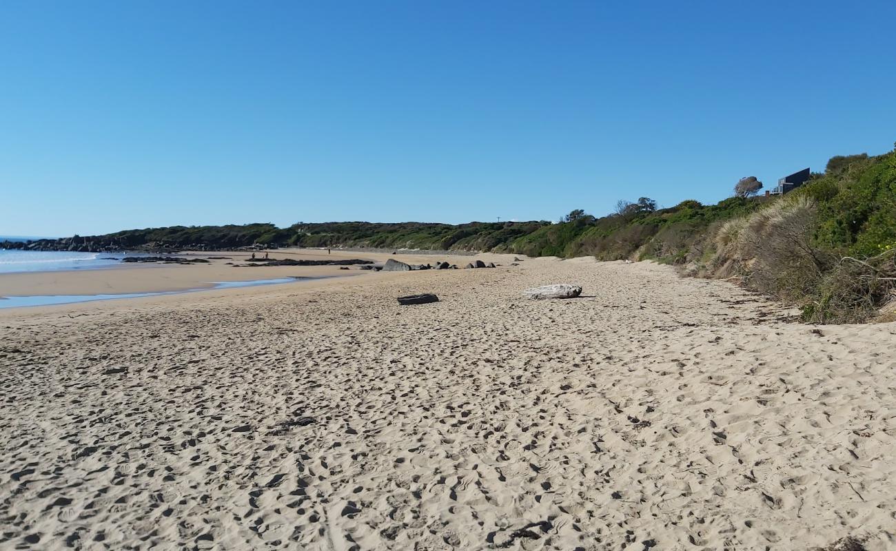 Coles Beach'in fotoğrafı parlak kum yüzey ile