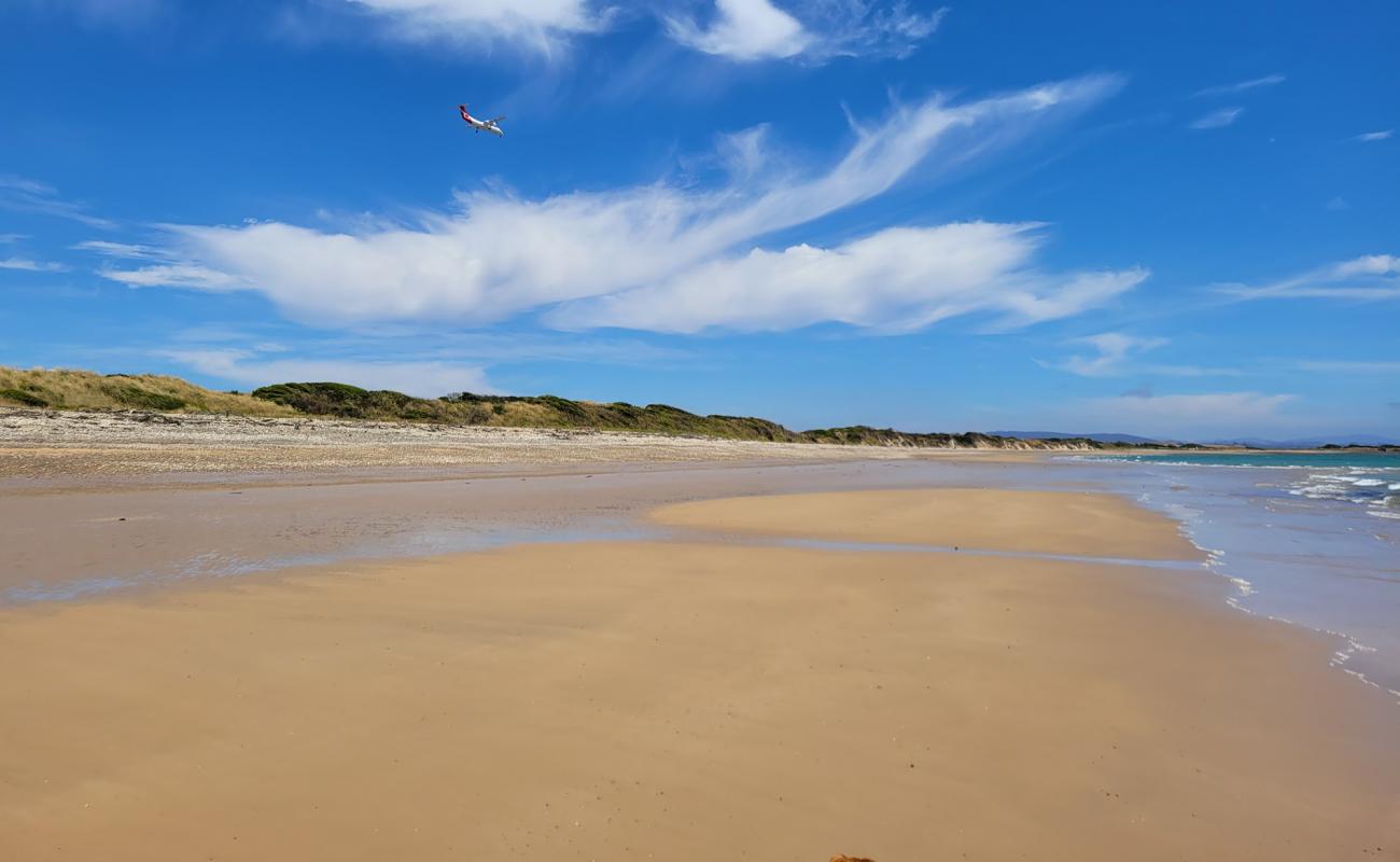 Moorland Beach'in fotoğrafı parlak kum yüzey ile