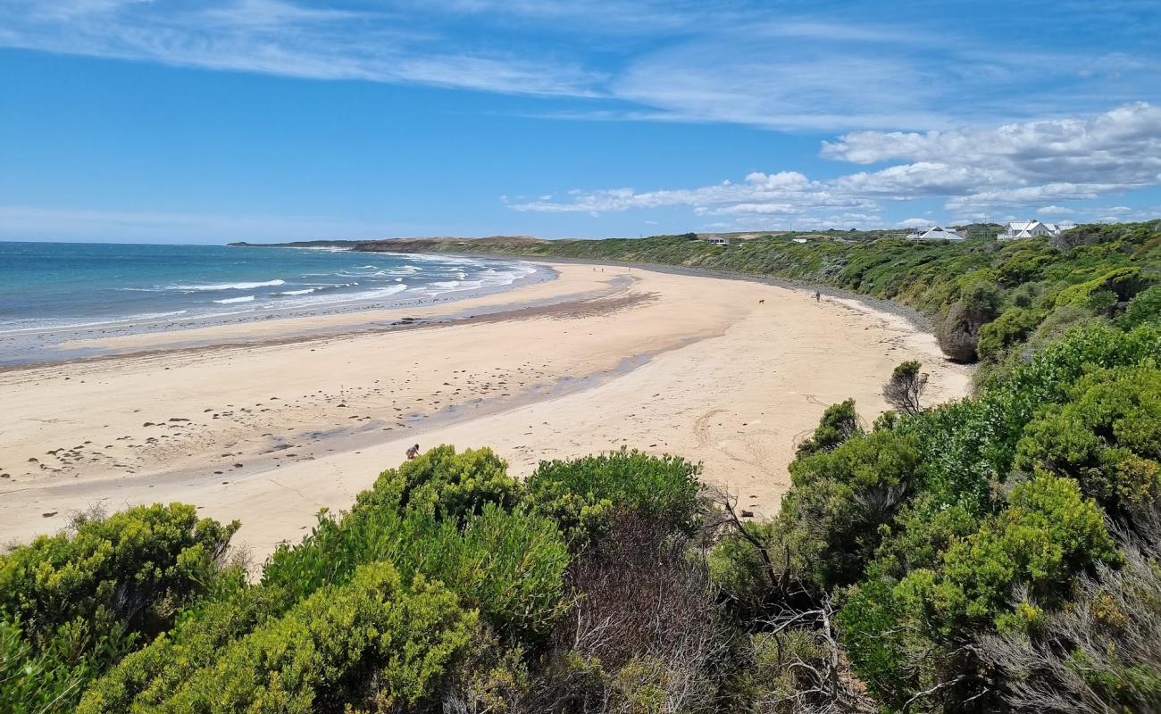 Bellbuoy Beach'in fotoğrafı açık bej kum yüzey ile