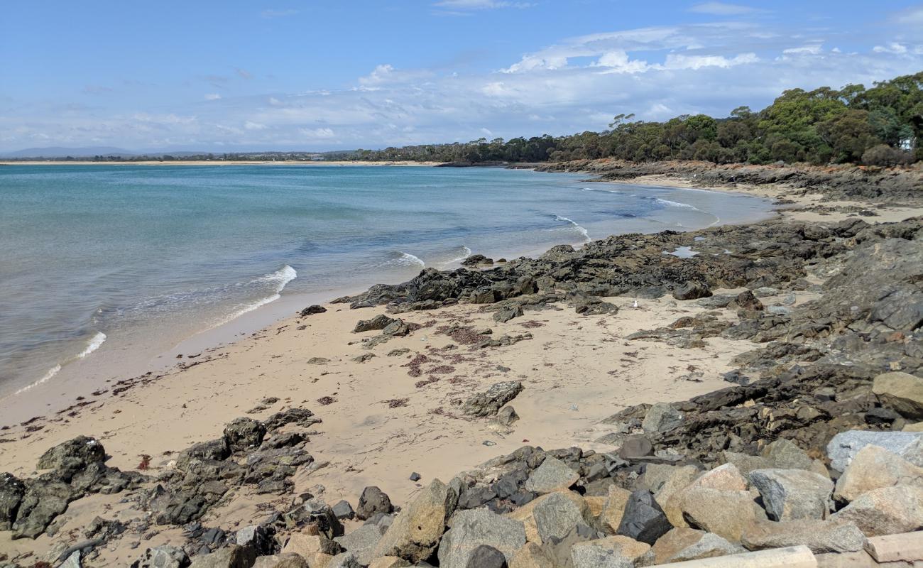 Eastmans Beach'in fotoğrafı parlak kum yüzey ile