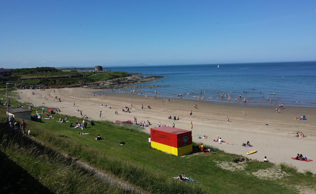 Balbriggan Beach'in fotoğrafı parlak kum yüzey ile