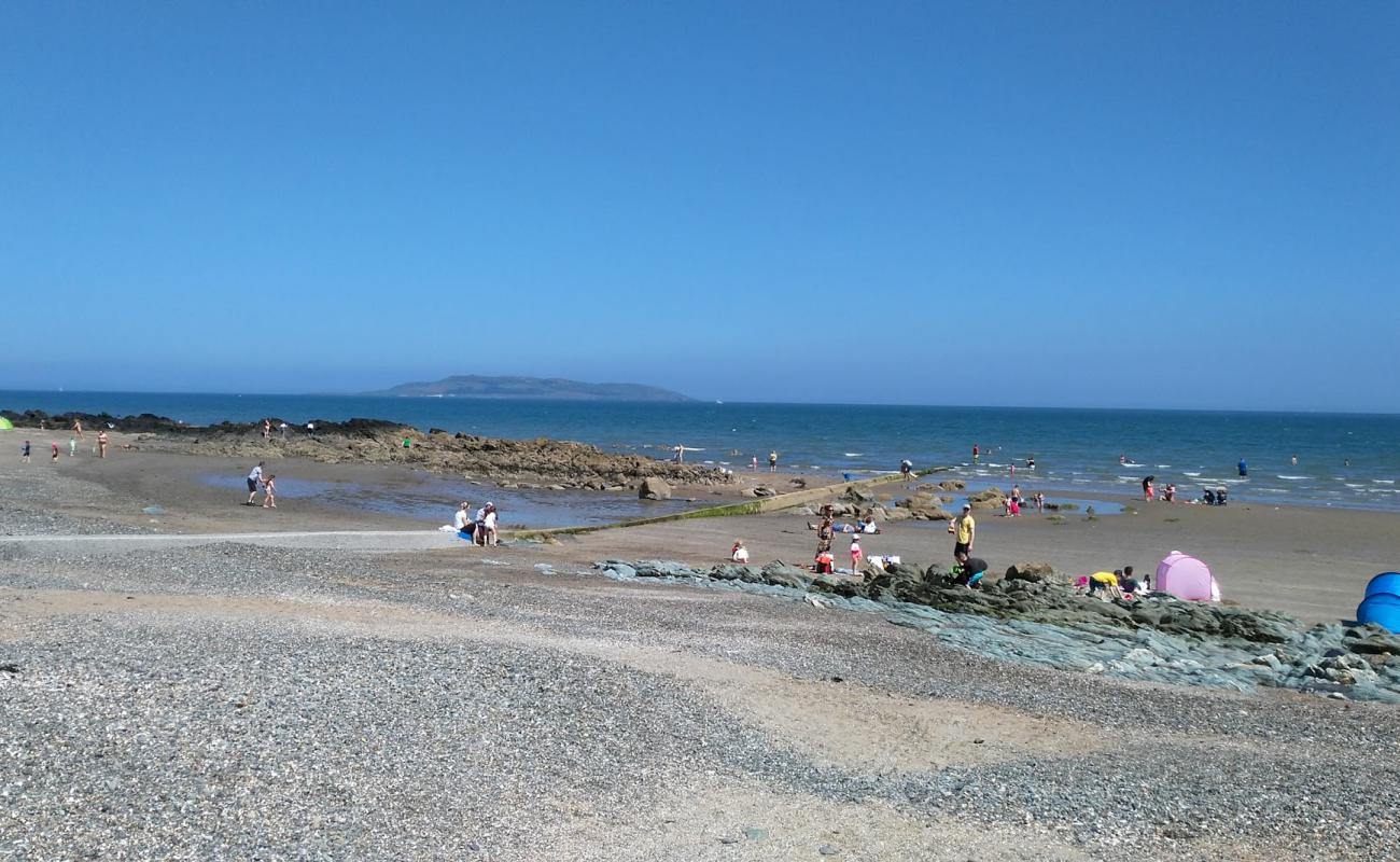 Donabate Beach'in fotoğrafı çakıl ile kum yüzey ile