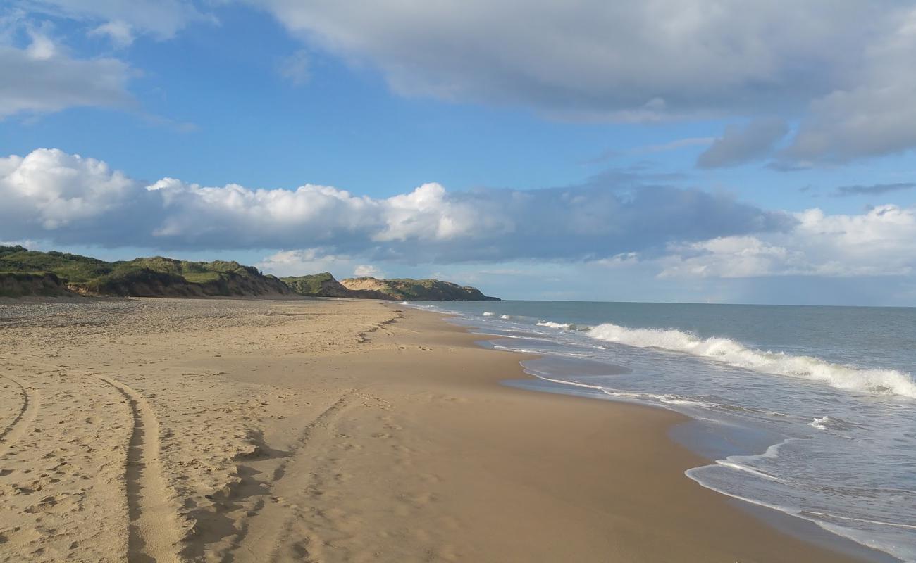 Kilpatrick Beach'in fotoğrafı parlak kum yüzey ile