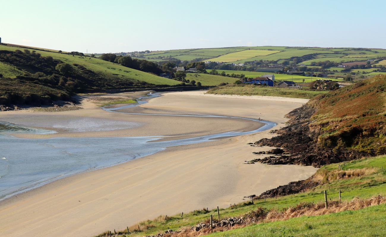 Moloney's Beach'in fotoğrafı parlak kum yüzey ile