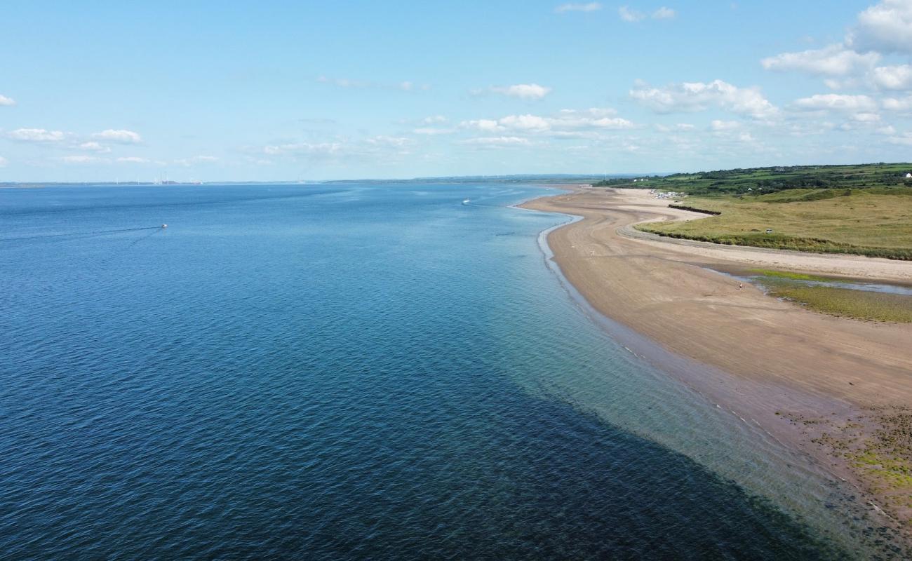 Beale Beach'in fotoğrafı parlak kum yüzey ile