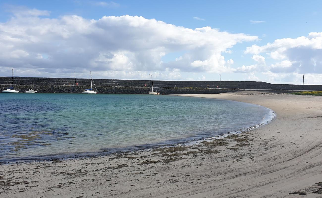 Gleninagh Beach'in fotoğrafı açık bej kum yüzey ile