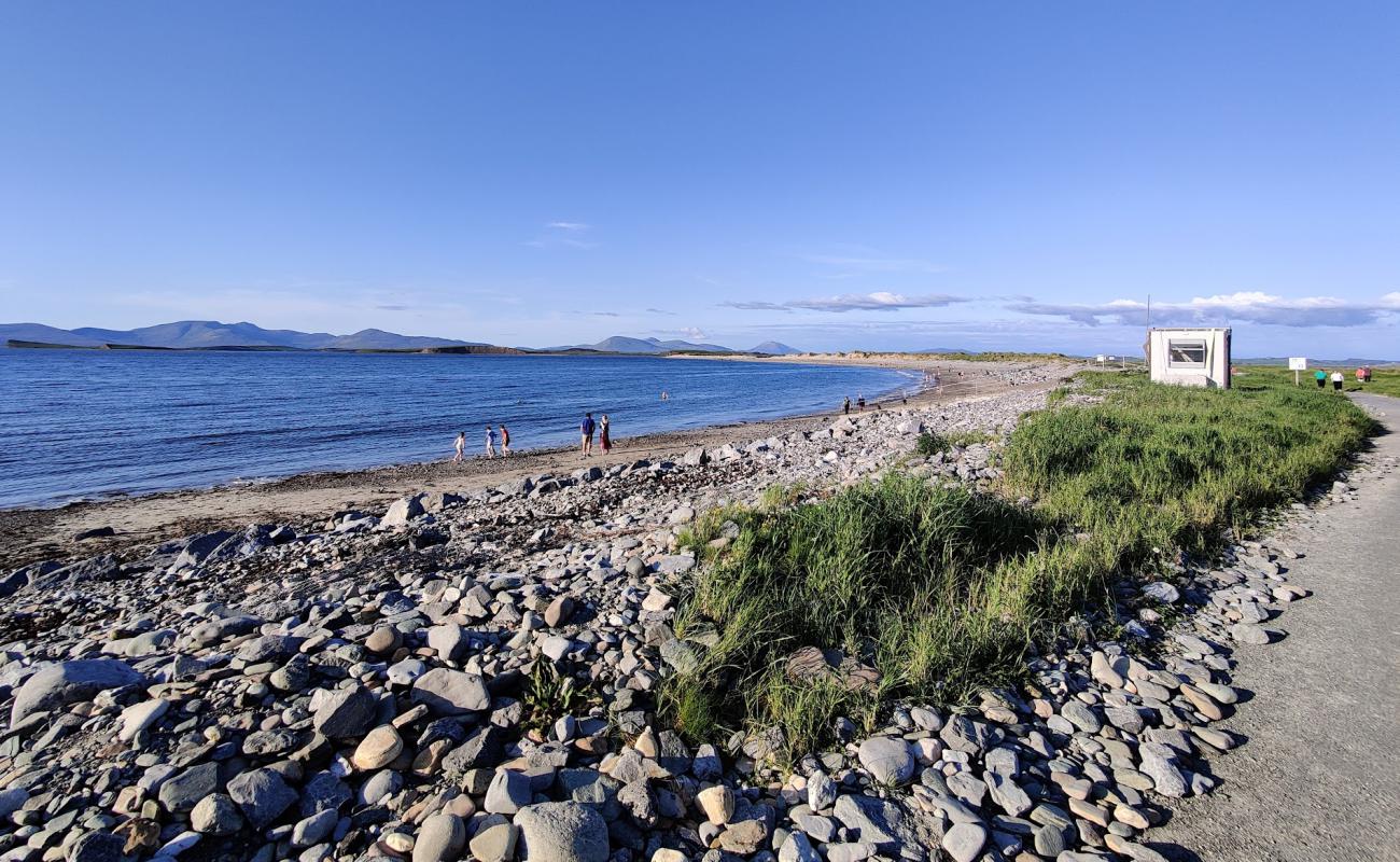 Beartra Beach'in fotoğrafı gri kum ve çakıllar yüzey ile