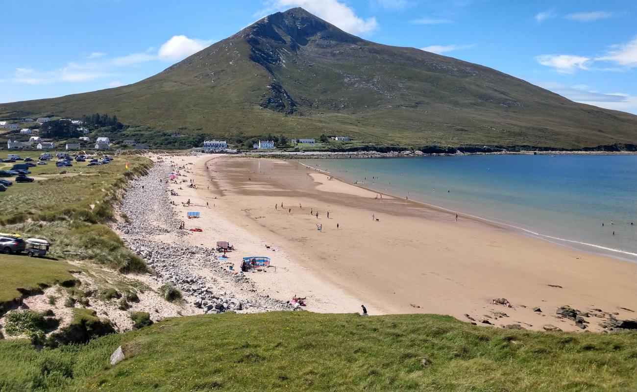 Dugort Beach'in fotoğrafı açık bej kum yüzey ile