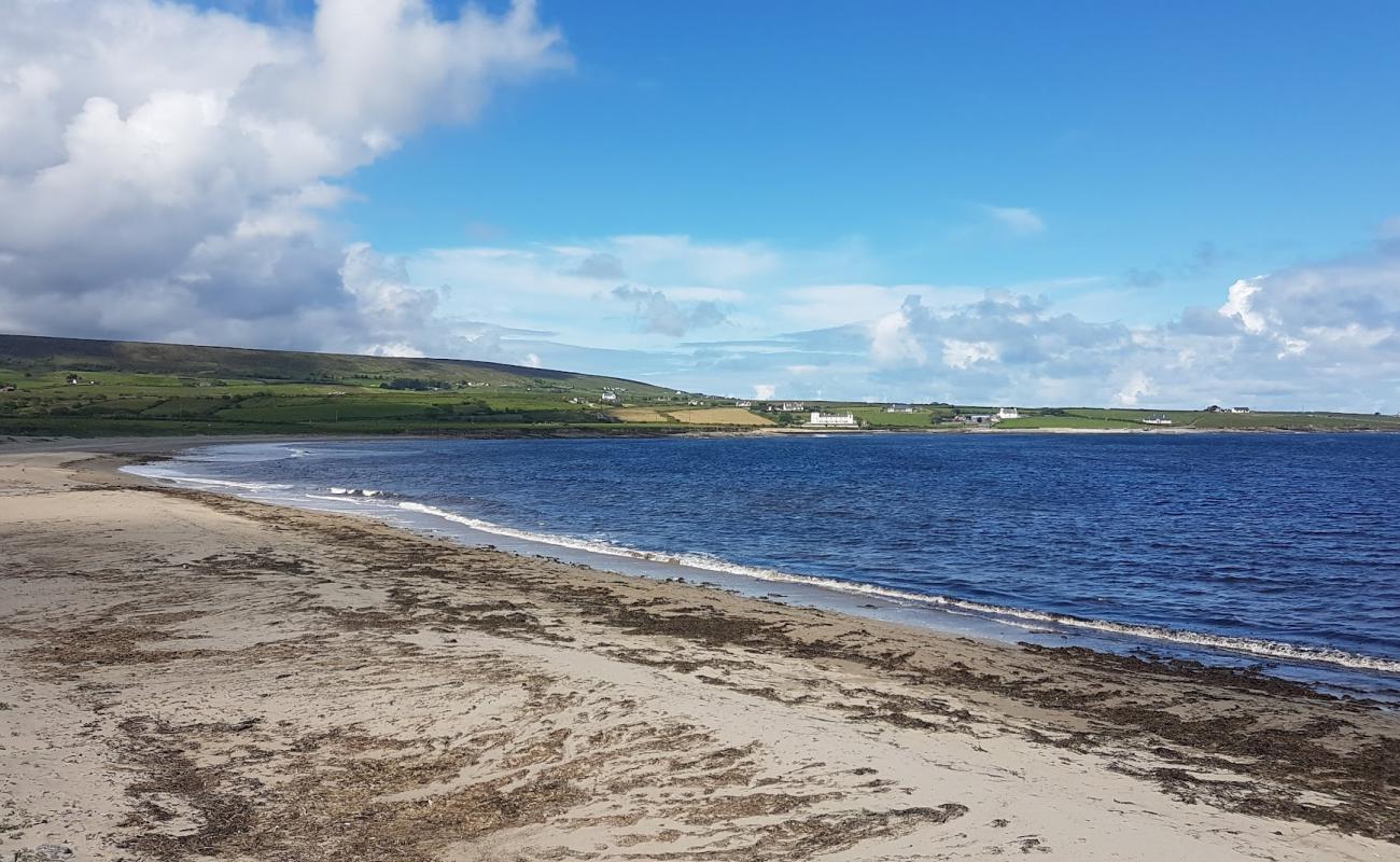 Ballycastle Beach'in fotoğrafı açık bej kum yüzey ile