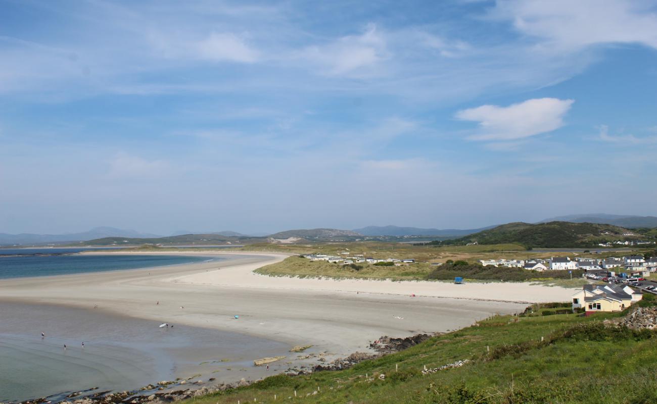 Narin-Portnoo Beach'in fotoğrafı parlak kum yüzey ile