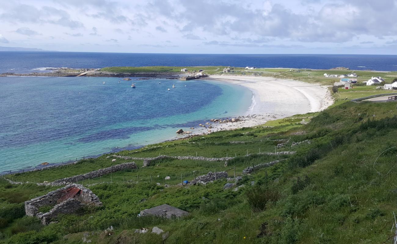 Aphort Beach'in fotoğrafı açık bej kum yüzey ile