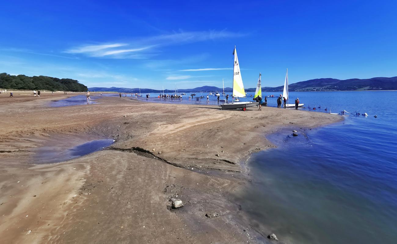 Rathmullan Beach'in fotoğrafı açık bej kum yüzey ile