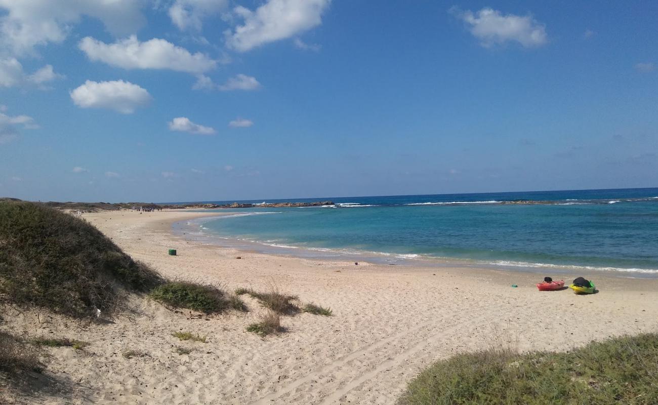 Hofami beach'in fotoğrafı parlak ince kum yüzey ile